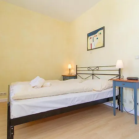 Strandstrasse 32 Strandstrasse 32-22